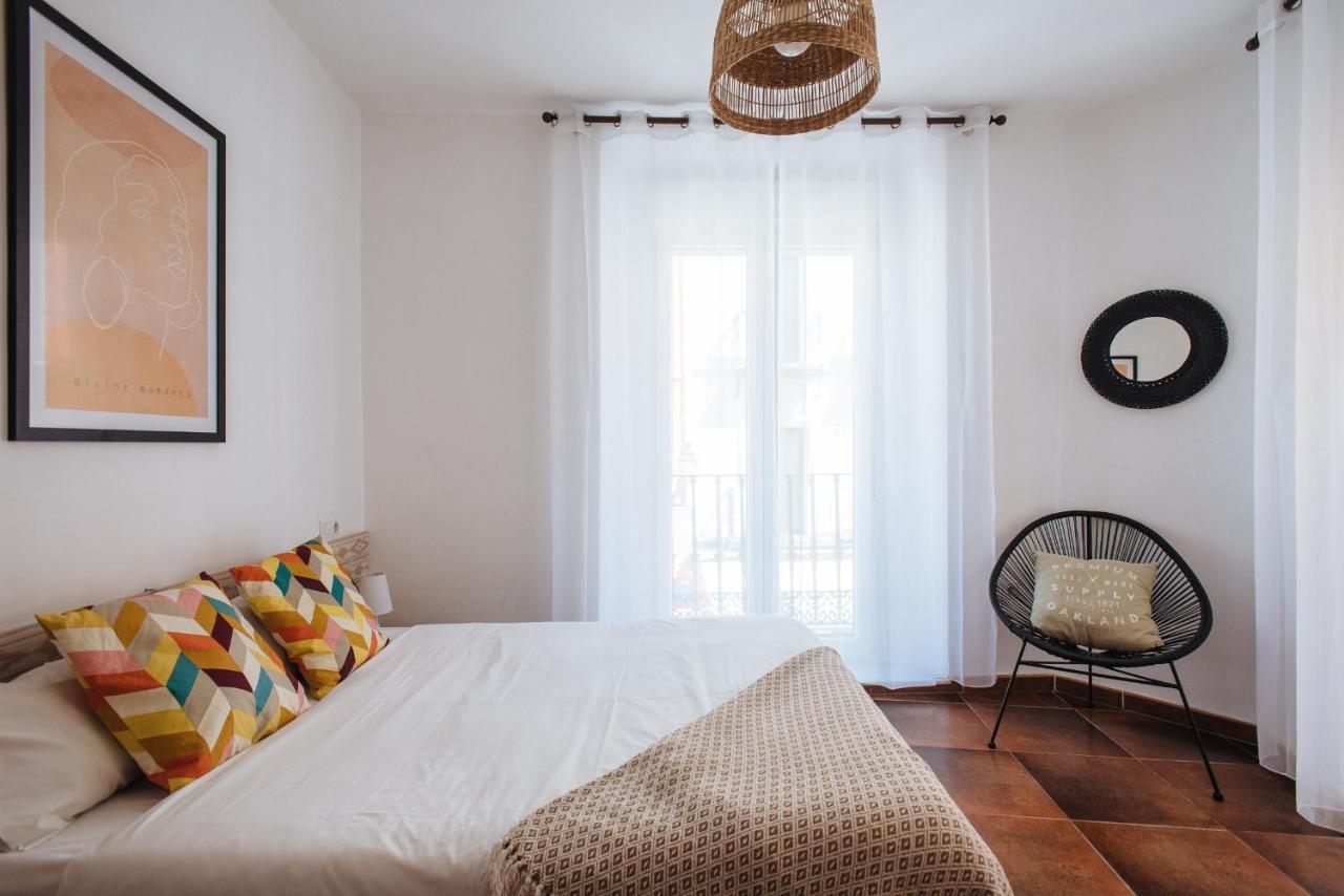 Homeyseville- Bright Apartment At Santa Cruz 6 Pax, Parking Optional Eksteriør billede